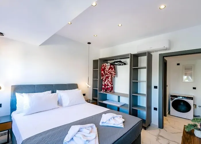 Rhodes Center Luxury #1