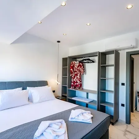 Rhodes Center Luxury #1