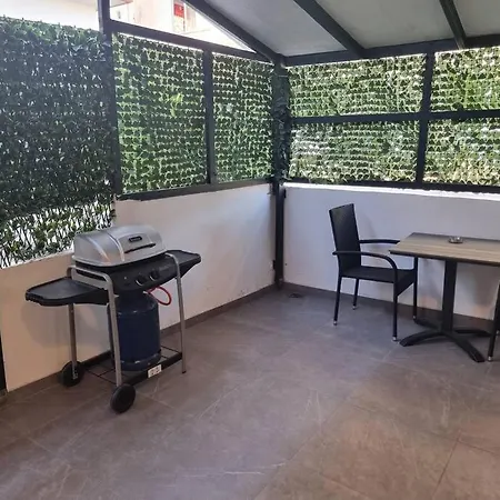 Rhodes Center Luxury #1 *