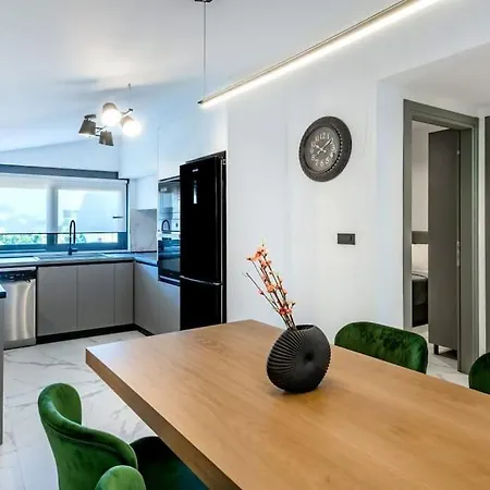 Rhodes Center Luxury #1 Apartamento